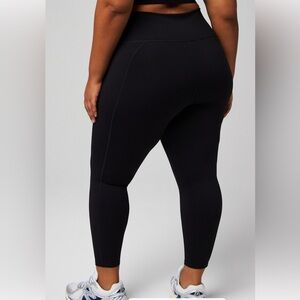 Fabletics Black High Waisted 7/8 Leggings